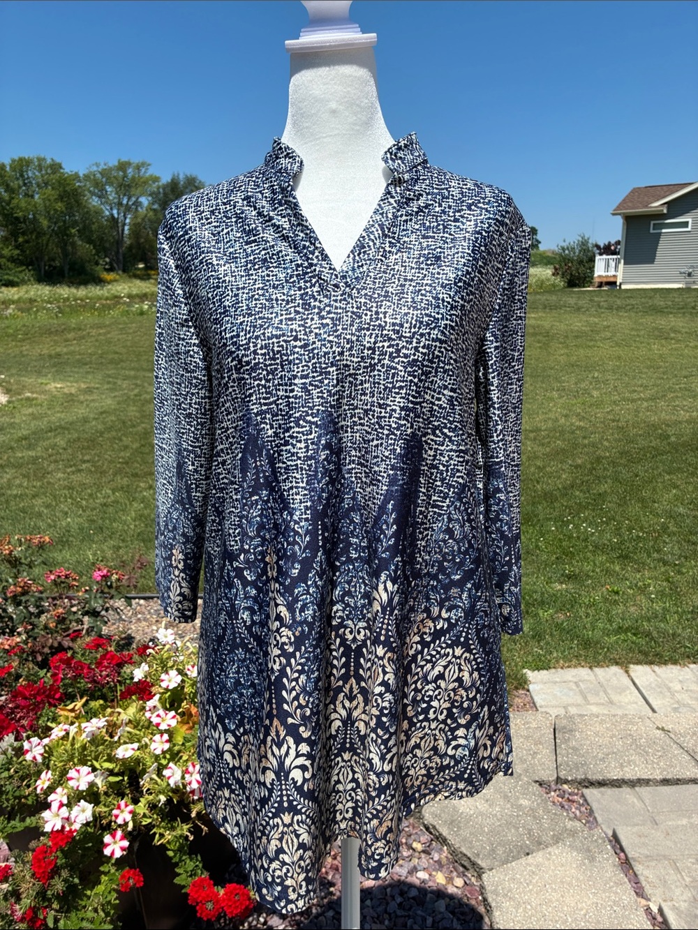 BaiShengGT Navy and Cream Printed Tunic Top